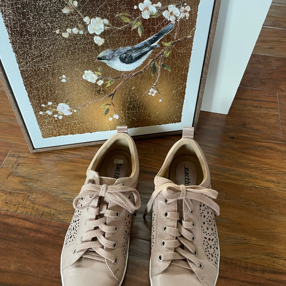 Earth Tangor Leather Blush Dusty Pink Lace-Up Sneakers- Women’s 7.5